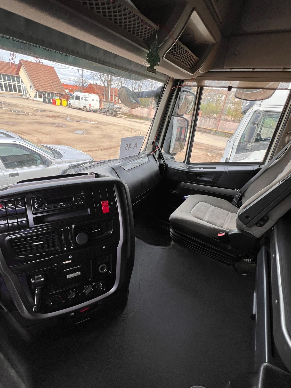 De vanzare: Ansamblu cap tractor + semiremorca basculabila